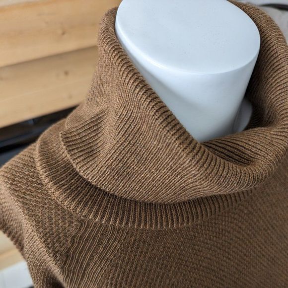 23. George Knit Cardigan Long Sleeve Brown Light knit, Rounded Bottoms, Long - Picture 4 of 11